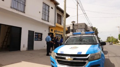 En la Patagonia, un policía fue baleado por un compañero mientras limpiaban las armas