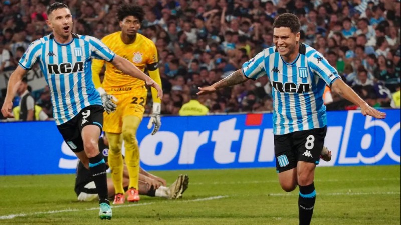 Juan Fernando Quintero festeja su segundo gol. Agencia Noticias Argentinas/Claudio Fanchi.