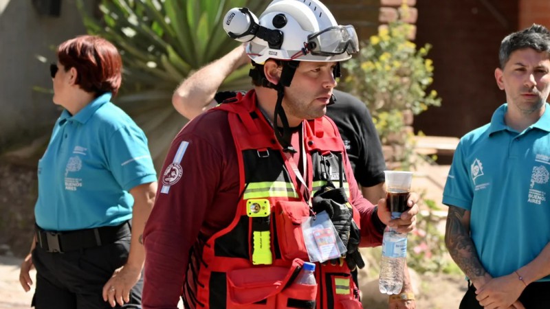 Se complican las tareas de rescate en el derrumbe de Villa Gesell por fuertes tormentas