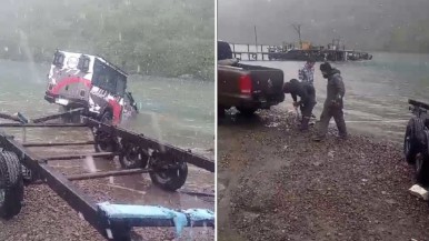 Santa Cruz: se cayó una camioneta al lago,  la empresa aclaró que no llevaban pasajeros a bordo y despidieron al chofer