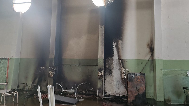 Incendiaron un sector del gimnasio del Colegio Secundario N14  de Pico Truncado. 