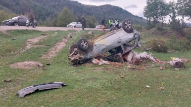 Tragedia: murió una joven de 26 años tras chocar y salir despedida del auto en la Ruta 40