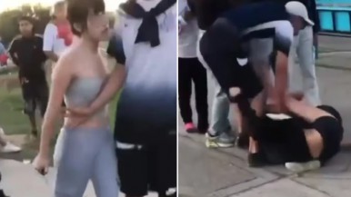 Video: un grupo de chicas se enfrentó a cuchillazos en la puerta de una escuela 