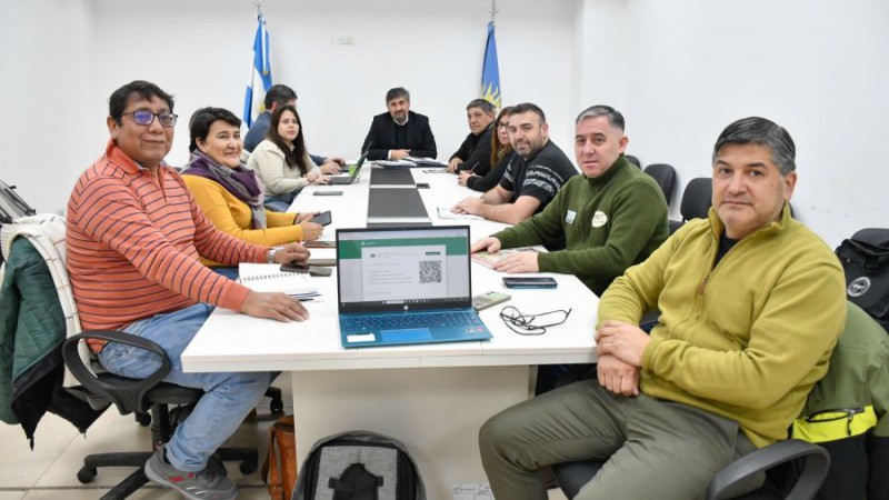 Javier Fernndez (derecha) en una paritaria de julio de este ao. 