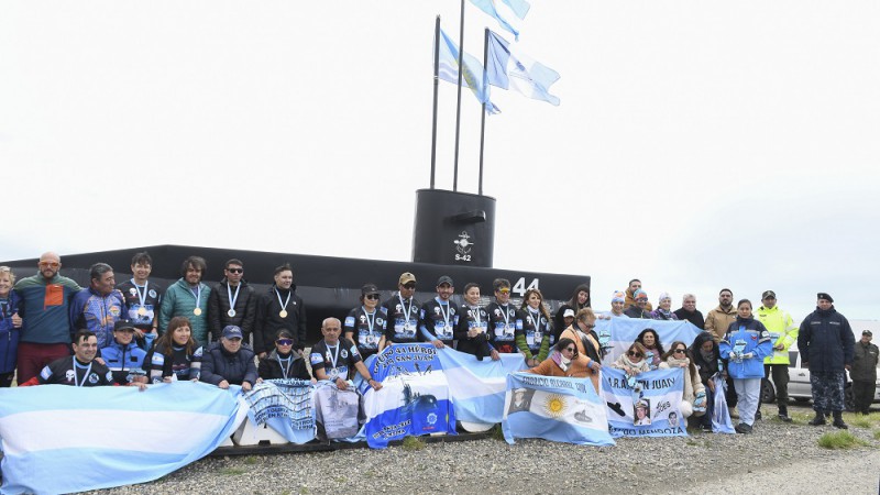 El Gobierno de Santa Cruz recibi a los atletas de la Segunda Ultra Maratn homenaje ARA San Juan