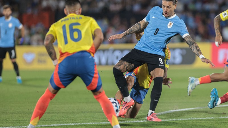 En un partidazo, Uruguay le gan 3-2 a Colombia y es el nuevo escolta de Argentina en las Eliminatorias