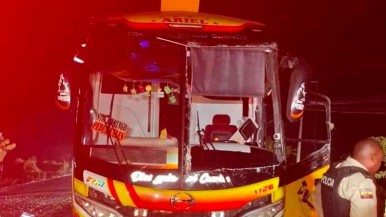 Al menos 7 muertos y 22 heridos deja vuelco de autobús en centro de Ecuador