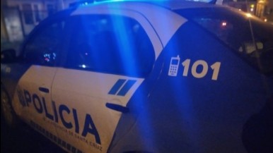 Santa Cruz: salió a buscar su celular, encontró a un hombre que intentaba robar, y junto a vecinos lo detuvieron 