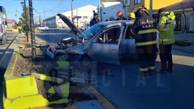 Violento accidente de tránsito con un joven de 19 años trasladado al hospital