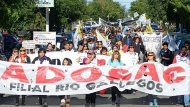 Los docentes paran por 48 horas 