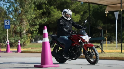 La concejal D´amico impulsa un proyecto para prohibir el expendio de combustible a conductores de motos que no tengan carnet de conducir Clase A