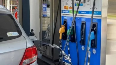 La venta de combustibles creció en octubre pero sigue por debajo del registro de 2023