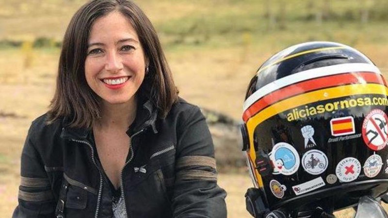 La periodista, escritora y motociclista espaola Alicia Sornosa.