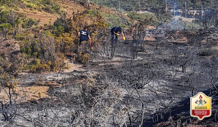 Bomberos de Santa Cruz logran apagar un incendio cerca de Caadn Seco 