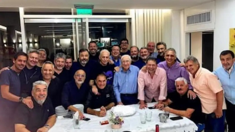 Macaya Mrquez festej sus 90 aos y sorprendi al revelar de qu equipo es hincha