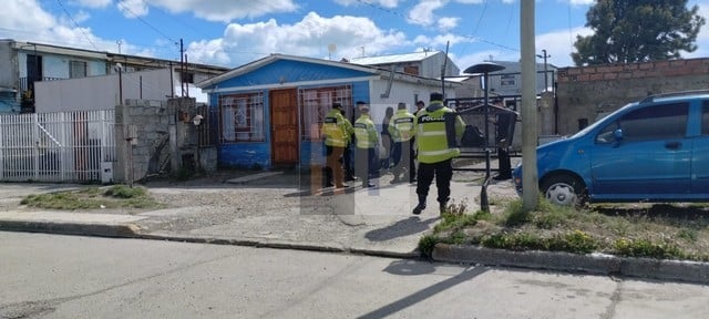 Violento enfrentamiento tras un "after" con policas golpeados y dos detenidos que fueron "rescatados" por un numeroso grupo de personas