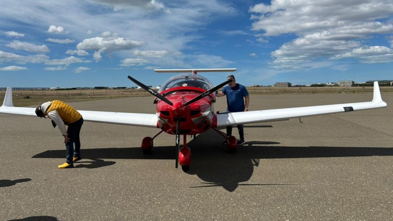 El Aeroclub Ro Gallegos sigue recibiendo visitas, ahora desde Francia!!