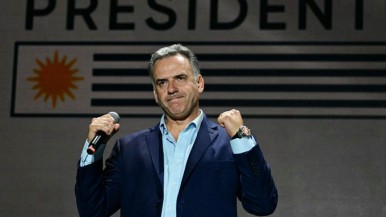 Yamandú Orsi, el candidato respaldado por "Pepe" Mujica, ganó el ballotaje y será el nuevo presidente de Uruguay