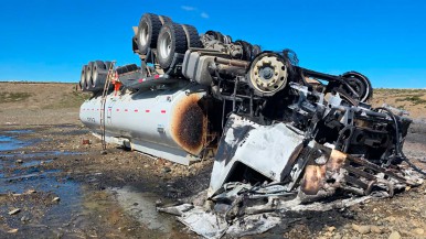 Volcó con el camión entre Punta Arenas y San Gregorio tras quedarse dormido y se salvó de milagro