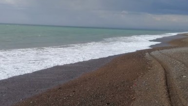 Una playa de la Patagonia, escondida, elegida como una de las mejores del continente en un ranking internacional