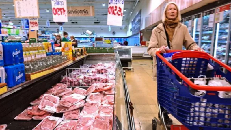 El consumo no levanta en Argentina: en septiembre, segn cifras oficiales, cayeron las ventas en supermercados y tuvieron su peor registro en cinco meses