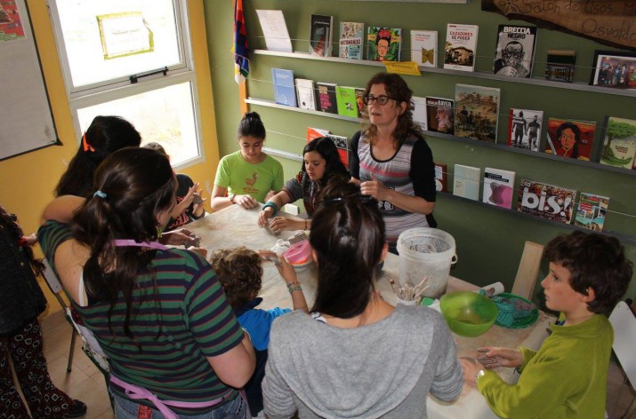 El Chaltn: realizarn festival de artistas contra el intento de desalojo de la Biblioteca Popular por parte del IDUV 