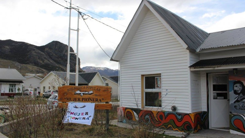 El Chaltn: realizarn festival de artistas contra el intento de desalojo de la Biblioteca Popular por parte del IDUV 