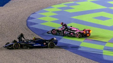 Colapinto chocó en la primera curva del Gran Premio de Qatar y terminó su participación en la carrera