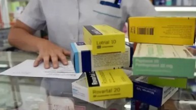 El Gobierno eliminó los medicamentos gratis de PAMI: los jubilados deberán gestionar un subsidio social para adquirirlos