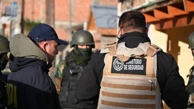 Narcomenudeo en Santa Cruz: tres meses de investigación, dos detenidos, y con la incautación de dinero y marihuana 