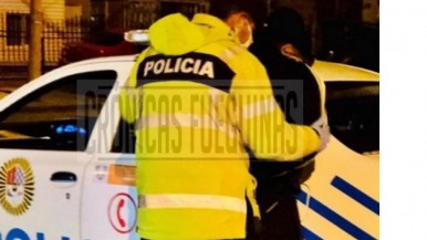 Detienen a dos hombres por agresión a la policía