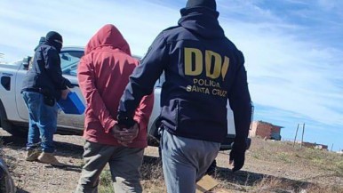 La Policia de Santa Cruz llevó a cabo la detención del acusado en Caleta Olivia 