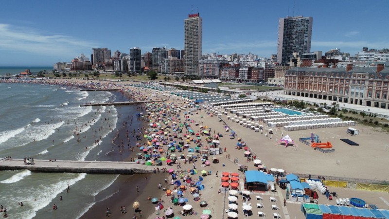 Vacaciones 2025: cunto sale para una familia ir a Mar del Plata  