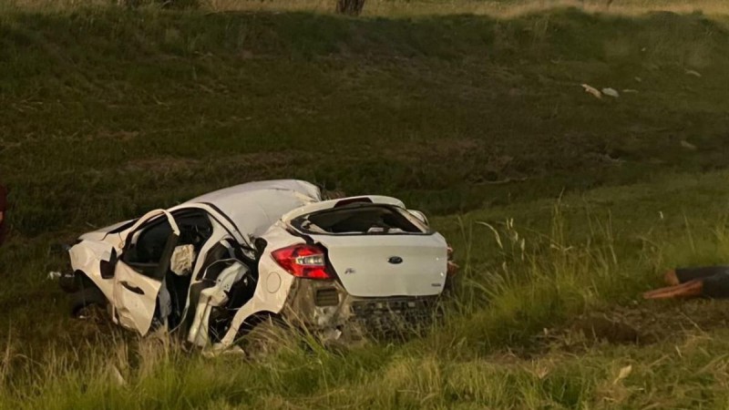 Trgico accidente en Crdoba: mueren dos chicos de 19 aos tras chocar un poste