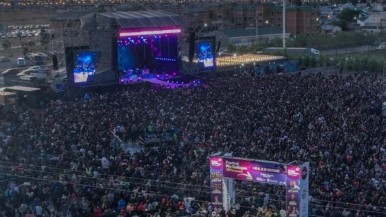 Festival Aniversario de Río Gallegos: la anteúltima noche con la grilla de todos los artistas de hoy martes 