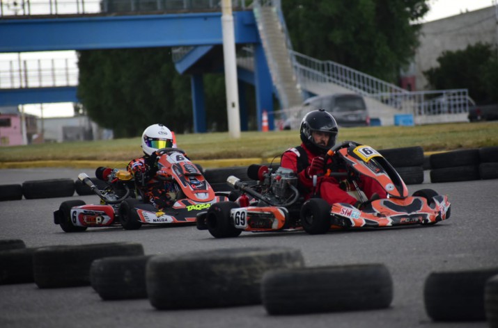 Aniversario de Ro Gallegos: realizaron carreras de karting callejero 