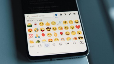 WhatsApp: estos son los cinco emojis que dejarán de usarse en 2025