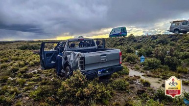 Santa Cruz: volcó a kilómetros de Perito Moreno y tuvo que ser rescatado