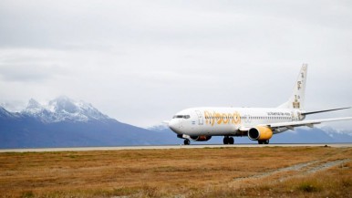 Siguen los problemas de Flybondi cancela 71 vuelos durante las fiestas y afecta a más de 13.000 pasajeros