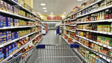 Las ventas en supermercados cayeron 17,8% en octubre, según el Indec