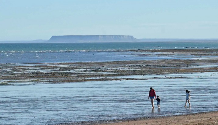 Vacaciones en Las Grutas: cinco playas alejadas del tumulto