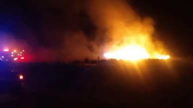 Bomberos de la provincia debieron intervenir en el incendio 