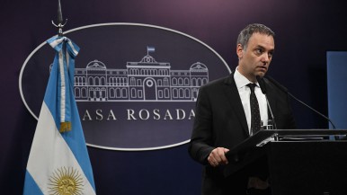 Manuel Adorni, vocero presidencial se refirió al salario 