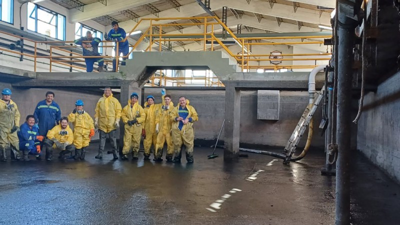 Tras semanas de reclamos, Servicios Pblicos realiz tareas de limpieza en la planta de tratamientos de agua de El Calafate  