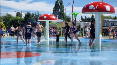 Río Gallegos: inauguraron el Parque de Agua de la costanera este sábado