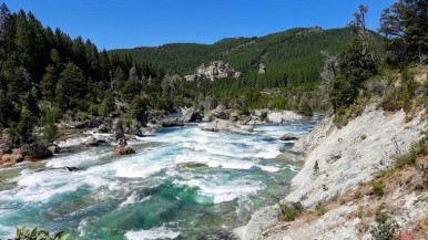 Tragedia familiar en la Patagonia: se bañaba en un río, lo arrastró la corriente y murió ahogado 