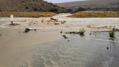 Santa Cruz: comienzan a cortar el tránsito en rutas por la lluvia