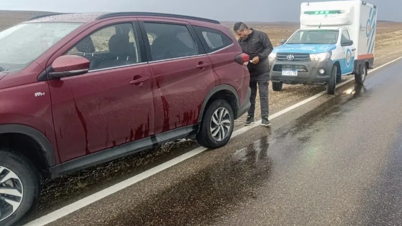 Santa Cruz: un vehculo fue alcanzado por un rayo en la ruta 