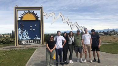 Los primeros turistas del año fueron recibidos en la entrada de la localidad 