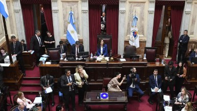 Finalmente Villaruel prorrogó el congelamiento de las dietas de senadores hasta fin de enero